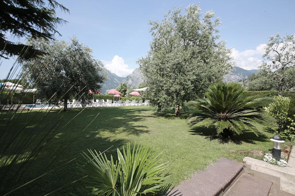 Hotel Villa Verde Torbole Sul Garda Exterior photo