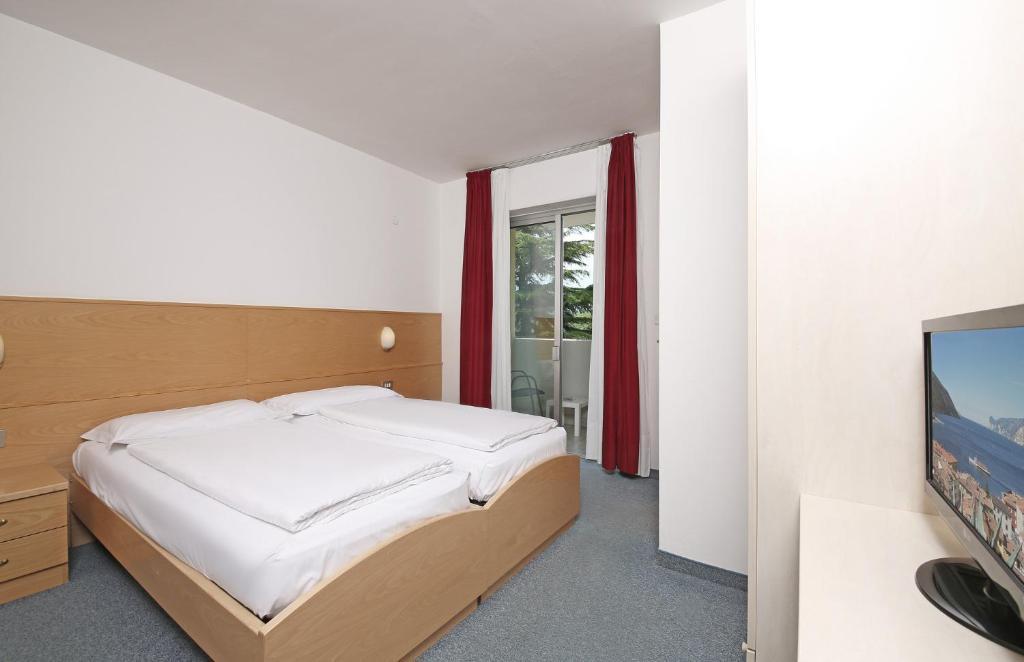 Hotel Villa Verde Torbole Sul Garda Exterior photo